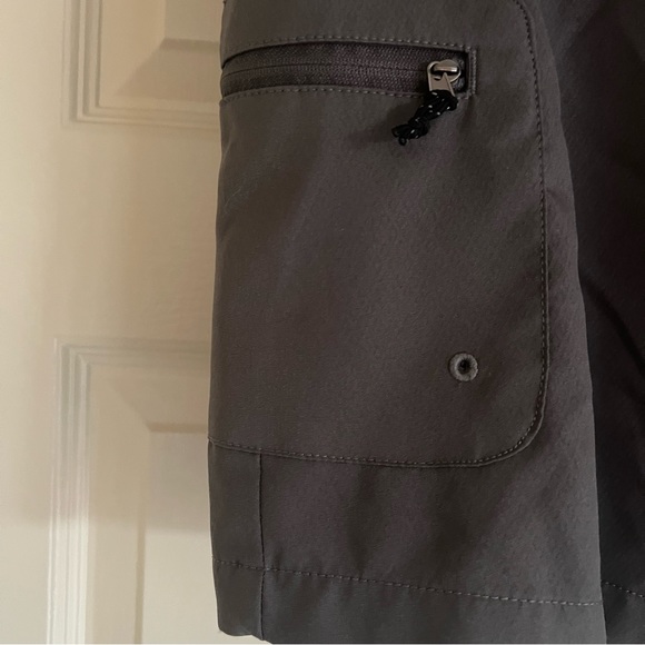 Magellan Fishing Shorts 30 Fish Gear Lightweight Water Repellent Gray Men's - Picture 2 of 9